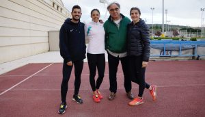 Josep Maria Padullés con sus atletas entrenando con Powerinstep