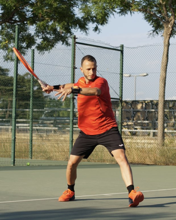 Estudio publicado en el journal PLOS One sobre los efectos de las pesas ligeras Powerinstep en los entrenamientos de tenis